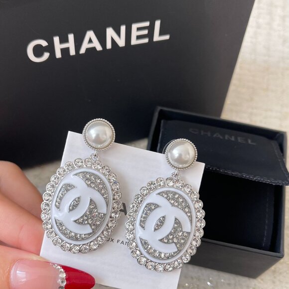 CHANEL 25C Fashion Double C Logo Pearl Pendant Earrings AUTH - Picture 1 of 5